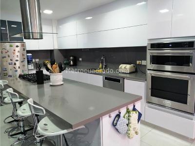 Apartamento de 4 alcobas en venta en Montearroyo, Bogotá, 275 m² · foto 12 de 20