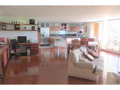 Apartamento de 3 alcobas en venta en Bosque De Pinos, Bogotá, 205 m² · foto 3 de 18