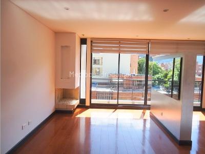 Apartaestudio en venta en San Patricio, Bogotá, 61 m² · foto 2 de 20