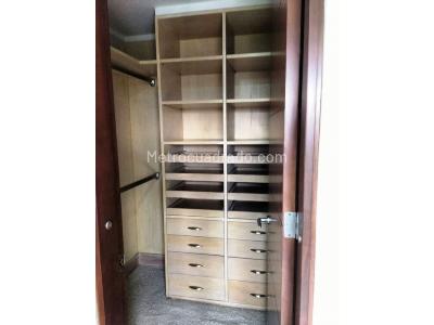 Apartamento de 4 alcobas en venta en La Carolina, Bogotá, 297 m² · foto 12 de 20