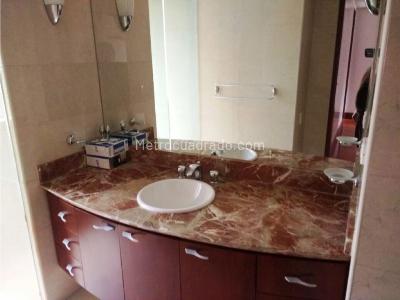 Apartamento de 4 alcobas en venta en La Carolina, Bogotá, 297 m² · foto 18 de 20