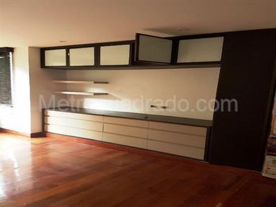 Apartamento de 3 alcobas en venta en Sierras Del Moral, Bogotá, 264 m² · foto 3 de 12