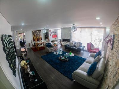 Apartamento de 3 alcobas en venta en Santa Paula, Bogotá, 152 m² · foto 2 de 11