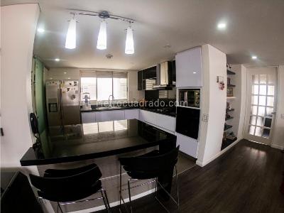 Apartamento de 3 alcobas en venta en Santa Paula, Bogotá, 152 m² · foto 6 de 11