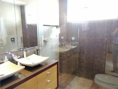 Apartamento de 3 alcobas en venta en Bella Suiza, Bogotá, 222 m² · foto 8 de 17