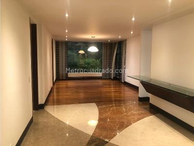 Apartamento de 3 alcobas en venta en Santa Barbara, Bogotá, 300 m² · foto 3 de 13