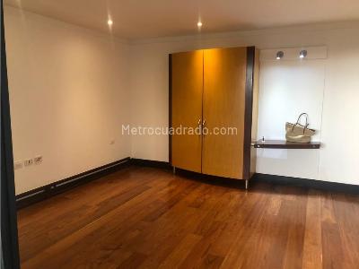 Apartamento de 3 alcobas en venta en Santa Barbara, Bogotá, 300 m² · foto 12 de 13