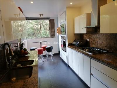 Apartamento de 3 alcobas en venta en Bella Suiza, Bogotá, 222 m² · foto 7 de 20