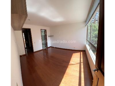 Apartamento de 3 alcobas en venta en Bella Suiza, Bogotá, 147 m² · foto 3 de 20