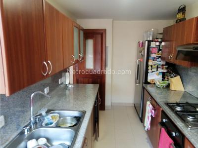 Apartamento de 3 alcobas en venta en Bella Suiza, Bogotá, 130 m² · foto 4 de 20
