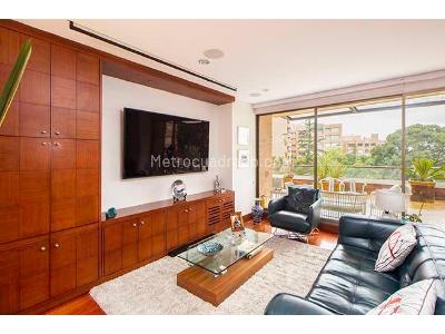 Apartamento de 3 alcobas en venta en Sierras Del Moral, Bogotá, 268 m² · foto 2 de 17