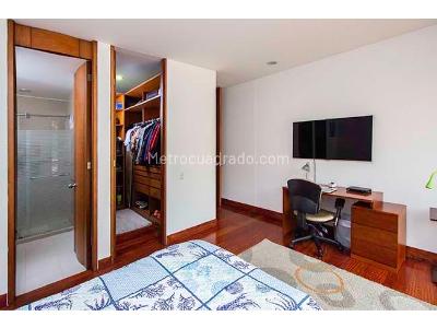 Apartamento de 3 alcobas en venta en Sierras Del Moral, Bogotá, 268 m² · foto 8 de 17