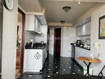 Apartamento de 3 alcobas en venta en Montearroyo, Bogotá, 252 m² · foto 9 de 20