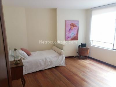 Apartamento de 3 alcobas en venta en Bella Suiza, Bogotá, 222 m² · foto 4 de 20