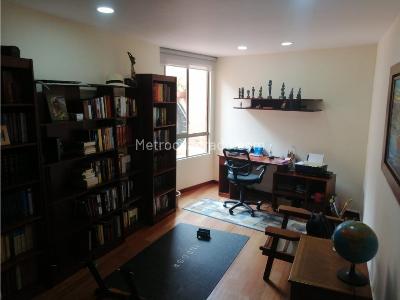 Apartamento de 3 alcobas en venta en Bella Suiza, Bogotá, 222 m² · foto 11 de 20
