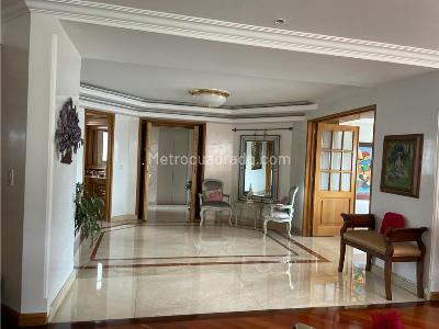 Apartamento de 3 alcobas en venta en Montearroyo, Bogotá, 252 m² · foto 3 de 20