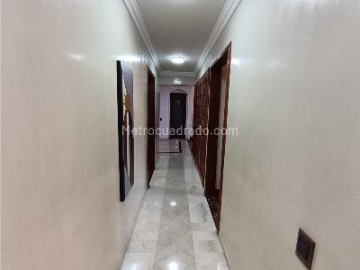 Apartamento de 4 alcobas en venta en Santa Barbara, Bogotá, 324 m² · foto 17 de 20