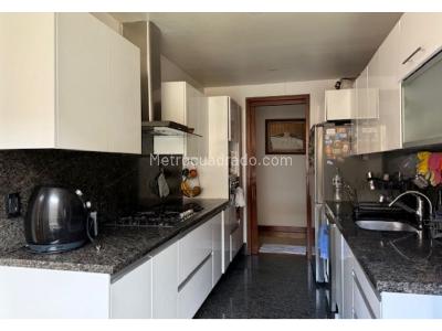 Apartamento de 3 alcobas en venta en Bosque Medina, Bogotá, 213 m² · foto 9 de 18