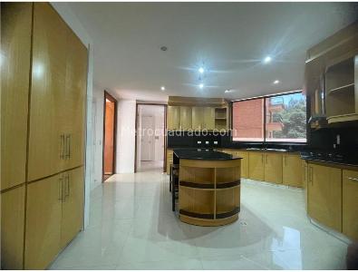 Apartamento en venta en Santa Barbara Alta, Bogotá · foto 4 de 16
