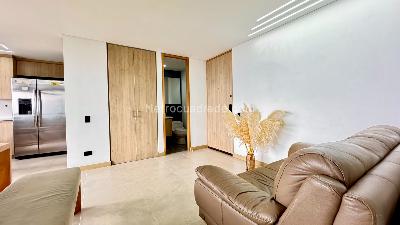 Apartamento de 3 alcobas en venta en El Poblado Las Palmas, Medellín, 87 m² · foto 2 de 20
