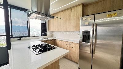 Apartamento de 3 alcobas en venta en El Poblado Las Palmas, Medellín, 87 m² · foto 3 de 20