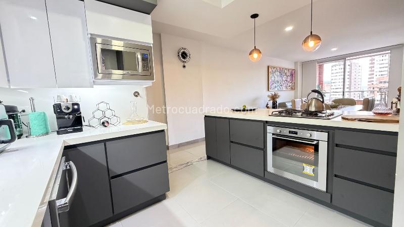 Piso – Medellín, Lalinde, El Poblado - Más
