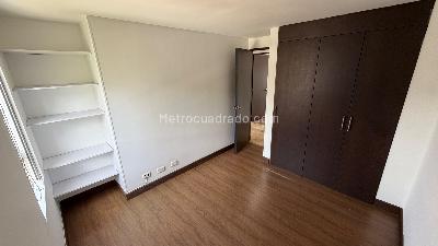 Apartamento de 3 alcobas en venta en El Poblado El Tesoro, Medellín, 98 m² · foto 10 de 19
