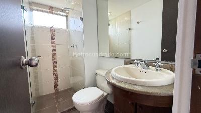 Apartamento de 3 alcobas en venta en El Poblado El Tesoro, Medellín, 98 m² · foto 13 de 19
