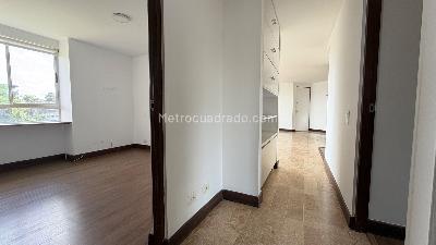 Apartamento de 3 alcobas en venta en El Poblado El Tesoro, Medellín, 98 m² · foto 15 de 19