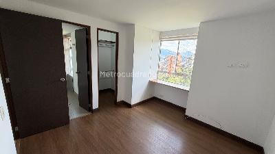 Apartamento de 3 alcobas en venta en El Poblado El Tesoro, Medellín, 98 m² · foto 16 de 19