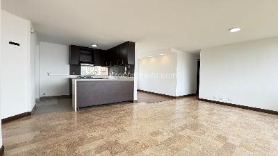 Apartamento de 3 alcobas en venta en El Poblado El Tesoro, Medellín, 98 m² · foto 2 de 19