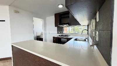 Apartamento de 3 alcobas en venta en El Poblado El Tesoro, Medellín, 98 m² · foto 3 de 19
