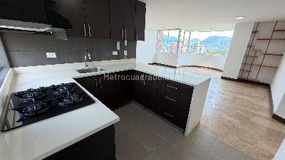 Apartamento de 3 alcobas en venta en El Poblado El Tesoro, Medellín, 98 m² · foto 5 de 19