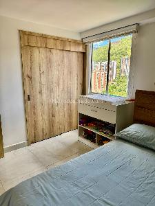 Apartamento en venta en Loma De Los Bernal, Medellín · foto 15 de 17