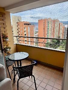 Apartamento en venta en Loma De Los Bernal, Medellín · foto 3 de 17