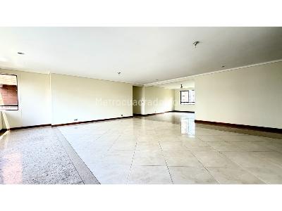 Apartamento de 4 alcobas en venta en El Poblado Castropol, Medellín, 229 m² · foto 3 de 20