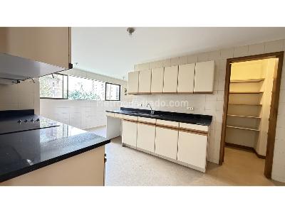Apartamento de 4 alcobas en venta en El Poblado Castropol, Medellín, 229 m² · foto 8 de 20