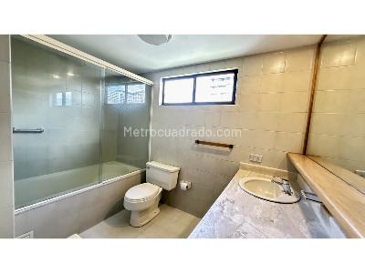 Apartamento de 4 alcobas en venta en El Poblado Castropol, Medellín, 229 m² · foto 18 de 20