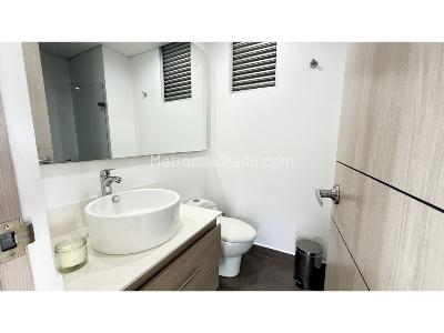 Apartamento de 2 alcobas en venta en Poblado Transversal Inferior El Castillo, Medellín, 90 m² · foto 12 de 20