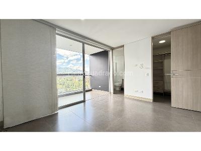 Apartamento de 2 alcobas en venta en Poblado Transversal Inferior El Castillo, Medellín, 90 m² · foto 14 de 20