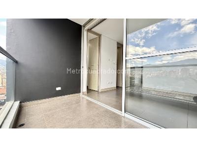 Apartamento de 2 alcobas en venta en Poblado Transversal Inferior El Castillo, Medellín, 90 m² · foto 18 de 20