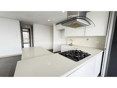 Apartamento de 2 alcobas en venta en Poblado Transversal Inferior El Castillo, Medellín, 90 m² · foto 8 de 20