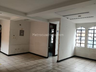Casa de 5 alcobas en venta en San Luis, Bogotá, 520 m² · foto 13 de 17