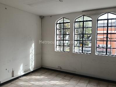 Casa de 5 alcobas en venta en San Luis, Bogotá, 520 m² · foto 8 de 17