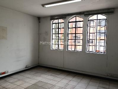 Casa de 5 alcobas en venta en San Luis, Bogotá, 520 m² · foto 9 de 17