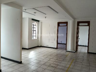 Casa de 5 alcobas en venta en San Luis, Bogotá, 520 m² · foto 11 de 17
