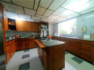 Casa de 4 alcobas en venta en Laureles Nogal, Medellín, 450 m² · foto 10 de 20