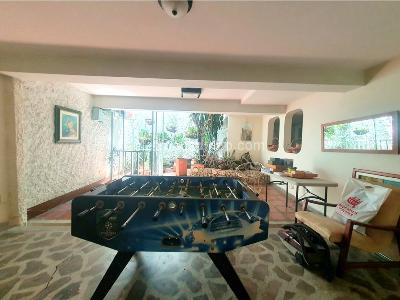 Casa de 4 alcobas en venta en Laureles Nogal, Medellín, 450 m² · foto 12 de 20