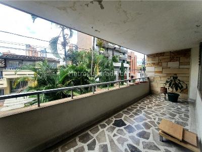 Casa de 4 alcobas en venta en Laureles Nogal, Medellín, 450 m² · foto 19 de 20