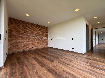 Casa de 3 alcobas en venta en Alto De Palmas, Medellín, 331 m² · foto 10 de 20